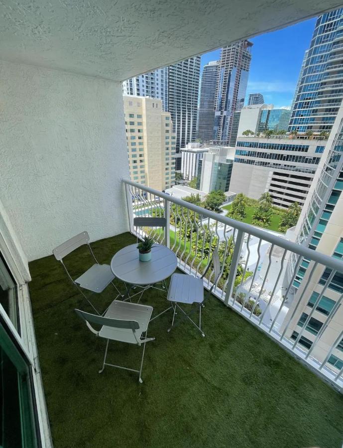 Studios In Brickell With Pool, Gym, Free Parking And Game Room Miami Luaran gambar